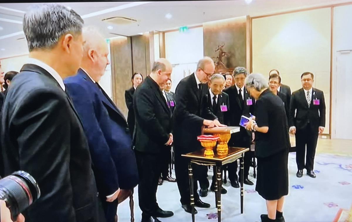 เข้าเฝ้าฯสมเด็จพระกนิษฐาธิราชเจ้า กรมสมเด็จพระเทพรัตนราชสุดาฯ สยามบรมราชกุมารี เนื่องในโอกาสนำคณะผู้บริหารจากเซิร์น เข้าเฝ้าฯ กราบบังคมทูลความก้าวหน้า และแผนการดำเนินงานความร่วมมือระหว่างประเทศไทยกับเซิร์น