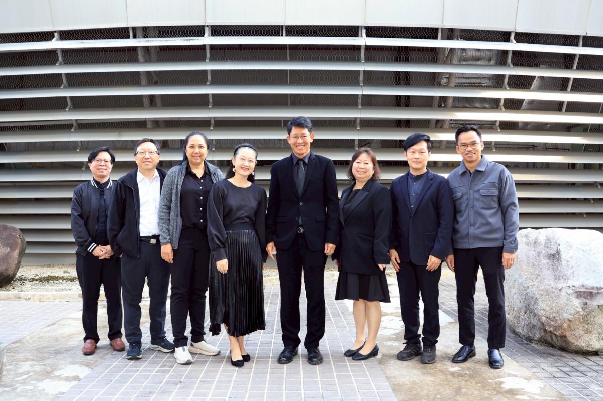 ผู้บริหารและคณาจารย์ คณะสัตวแพทยศาสตร์ มหาวิทยาลัยเชียงใหม่ เข้าร่วมงาน CMU SDG Forum 2025: Empowering Education for Sustainability เพื่อส่งเสริมความร่วมมือเชิงนวัตกรรมทางการศึกษา และผลักดันการขับเคลื่อนเป้าหมายการพัฒนาที่ยั่งยืนในระดับมหาวิทยาลัย เมื่อวันที่ 26 พฤศจิกายน 2568