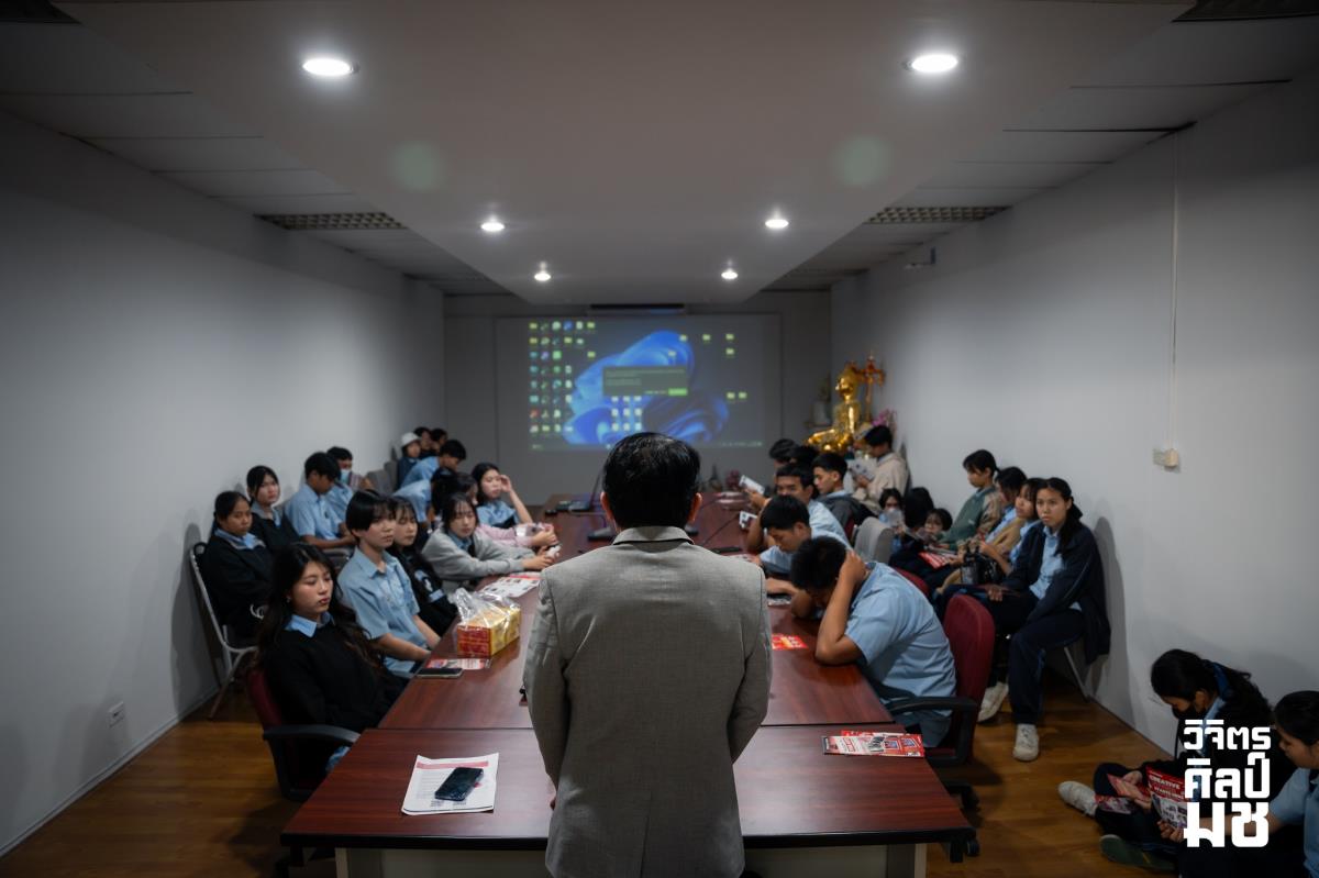 คณะวิจิตรศิลป์ มช. ให้การต้อนรับครูและนักเรียนโรงเรียนนารีรัตน์ จังหวัดแพร่