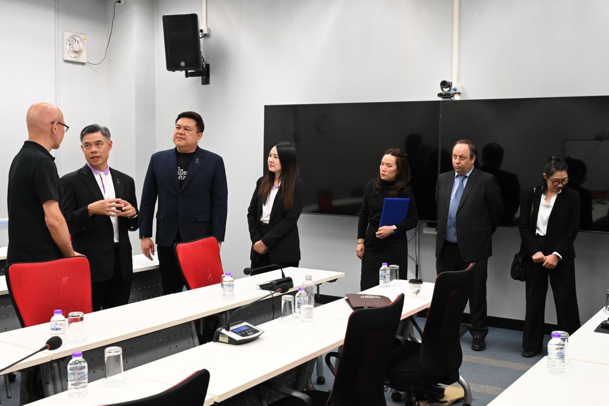 ให้การต้อนรับเอกอัครราชทูตสหราชอาณาจักรประจำประเทศไทย