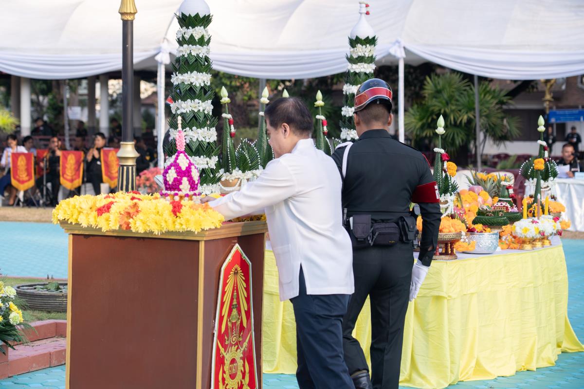 มหาวิทยาลัยเชียงใหม่ ร่วมพิธีวางพานพุ่มถวายราชสดุดี 