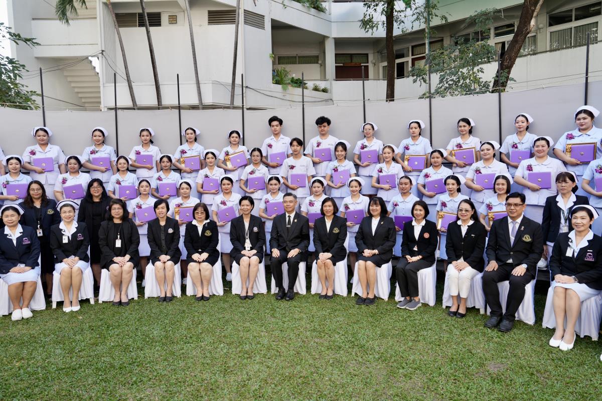 พิธีมอบประกาศนียบัตรหลักสูตรผู้ช่วยพยาบาล รุ่น 51