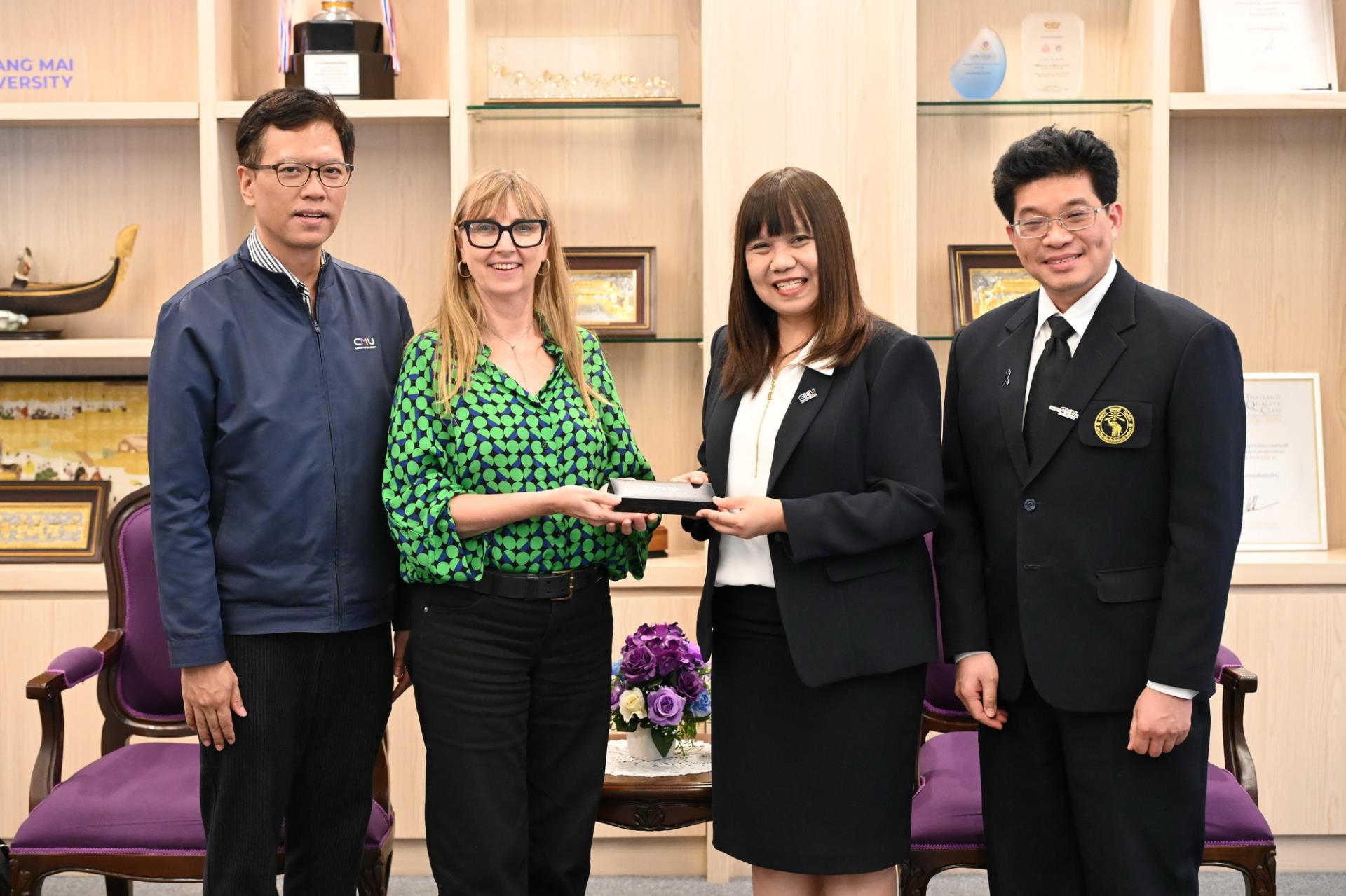 ให้การต้อนรับผู้บริหารจาก University of Technology Sydney ประเทศออสเตรเลีย